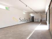 Oltre 5 vetrine Via della Scafa monolocale 150mq