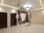 On Excellent Location 10 Marla House In Stunning D 12/1...