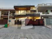 On Excellent Location 12 Marla Spacious House Is...