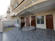 On Excellent Location D 12/2 10 Marla House Up For sale