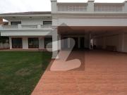 On Excellent Location House Of 1000 Square Yards Is...