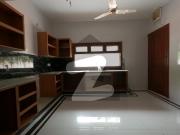 On Excellent Location House Of 1000 Square Yards Is...