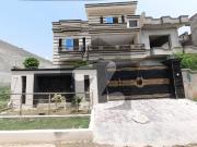 On Excellent Location Snober City 10 Marla House Up For sale