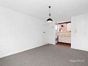 ONE BEDROOM APARTMENT IN BOUTIQUE RICHMOND BLOCK!