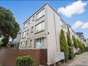 ONE BEDROOM APARTMENT IN DESIRABLE RICHMOND POCKET!