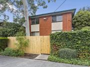 ONE BEDROOM APARTMENT IN LEAFY RICHMOND POCKET!