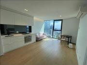 One Bedroom Apartment Near Queen Victoria Market – $800...