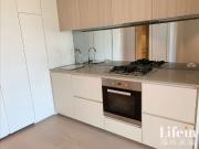 One Bedroom Apartment with Beautiful Docklands View