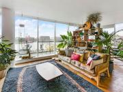 One bedroom apartment with river views to rent in...