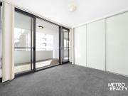 One Bedroom Apartment with Study