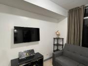 One Bedroom Condominium Apartment with Bathroom and Sala