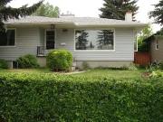 One beautiful bedroom in main floor in quiet house for...