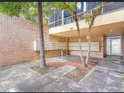 One bedroom, one bathroom fully furnished and fully...