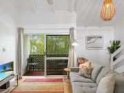 ONE BEDROOM UNIT IDEAL LOCATION AND COMPLEX! FURNISHED