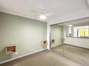 ONE BEDROOM WITH PARKING IN ULTIMO