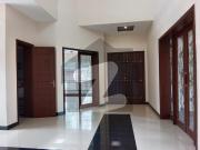 One kanal beautifull hot location house for rent in dha...