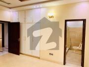 One kanal beautifull house avaliable for rent in dha...