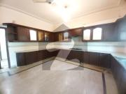 One kanal beautifull house avaliable for rent in dha...