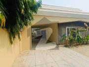 One kanal beautifull house avaliable for rent in dha...