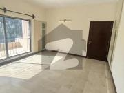 One kanal beautifull house avaliable for rent in dha...