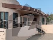 One kanal beautifull house avaliable for rent in dha...