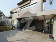 One kanal beautifull house avaliable for rent in dha...