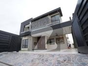 One kanal beautifull house avaliable for rent in dha...