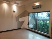 One kanal beautifull house avaliable for rent in dha phase 5