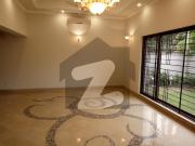 One kanal beautifull house hot location for rent in dha...