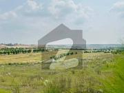 One Kanal Fully Develop Ideal Location Ready for...