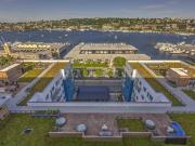 One Lakefront Urban 1 Bedroom