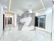 One Masterpiece 18 Marla Dual Road, Dual Entry Signature...