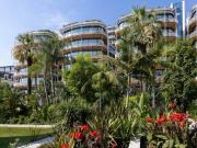 One Monte Carlo Dans les jardins du Casino Position...