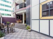 Only 1 other apartment on same floor
