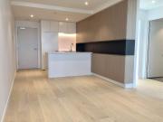 ONLY CHOICE WINNING POST AND LARGE BALCONY WITH CITY VIEWS