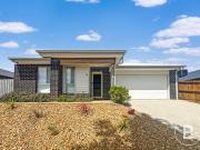 OPEN & BRIGHT 4 BEDROOM HOME