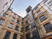 Open Concept Loft mit industrieller Ästhetik & separatem...