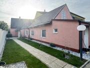 Charmantes Einfamilienhaus mit Pool