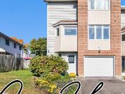 Open House Oct 29th 2 4pm! End Unit 3 Bed 2 Bath In Rockland