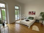Bezugsfreie Altbauwohnung mit großer Dachterrasse am...