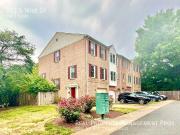 Open & Modern Penrose, Arlington TH Close to Shopping,...
