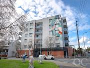 Open the Door to Effortless City Fringe Living