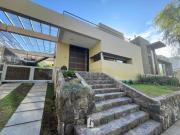 OPENHOUSE vende amplia y moderna casa en Barrio Dalvian