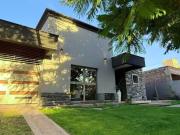 OPENHOUSE vende excelente casa en Barrio Privado Pinar...