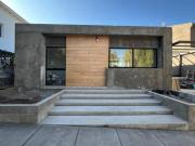 OPENHOUSE vende fabulosa casa a estrenar en el Barrio...