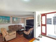 OPORTUNIDAD AMPLIO JARDÍN Y ESPACIOS INTERIORES