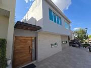OPORTUNIDAD! APROVECHA! CASA EN ROYAL CONTRY A 3 MIN DE...