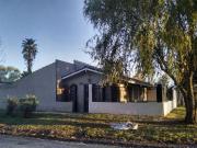 Oportunidad Casa 4 ambientes con garage y parque