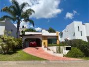 Oportunidad Casa como terreno Hacienda del Oro 2da sección