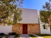 Oportunidad! Casa con 4ta Recámara en PB, Zibata Querétaro